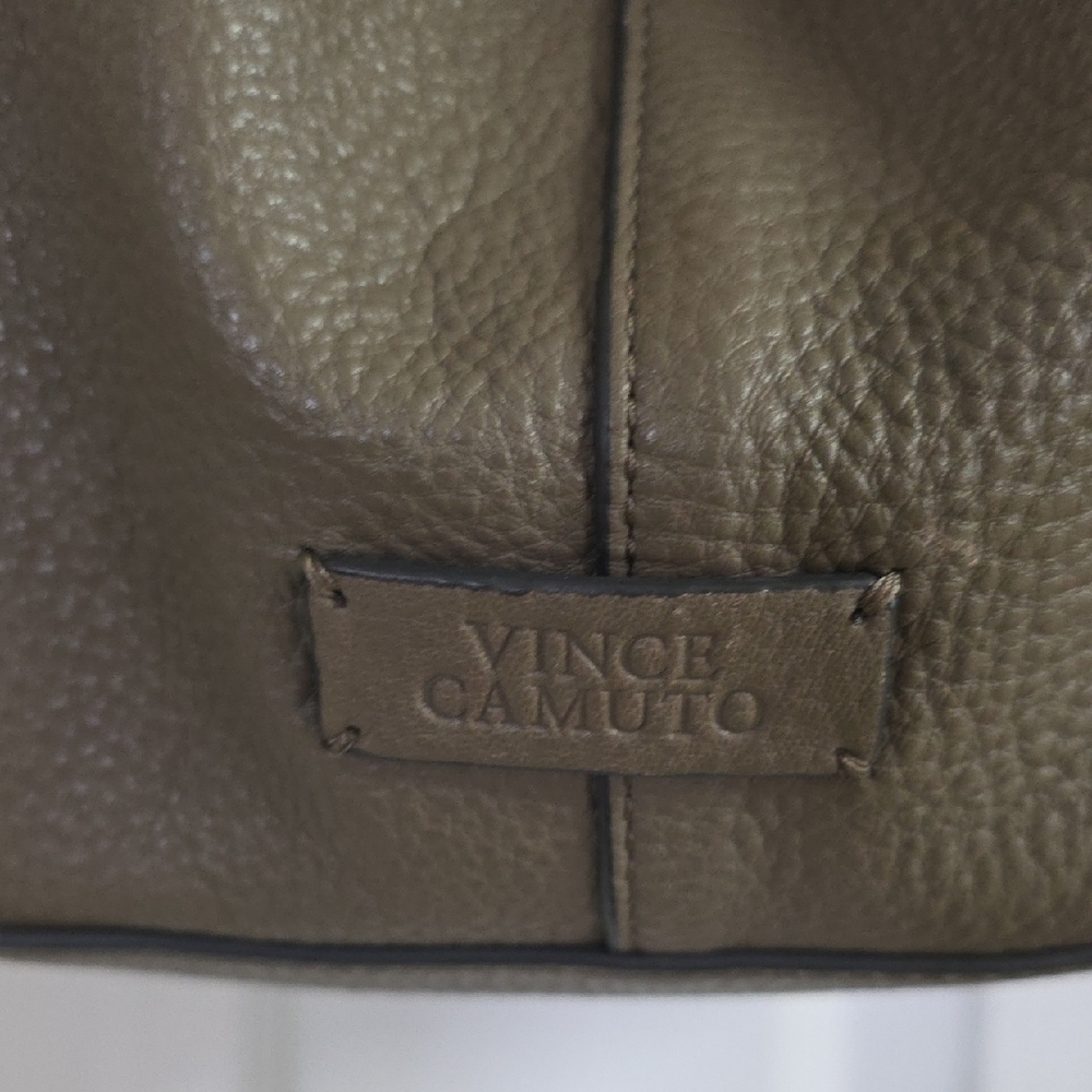 Vince Camuto 100% Leather Shoulder Bag/Hobo/Slouchy bag - Picture 2 of 16